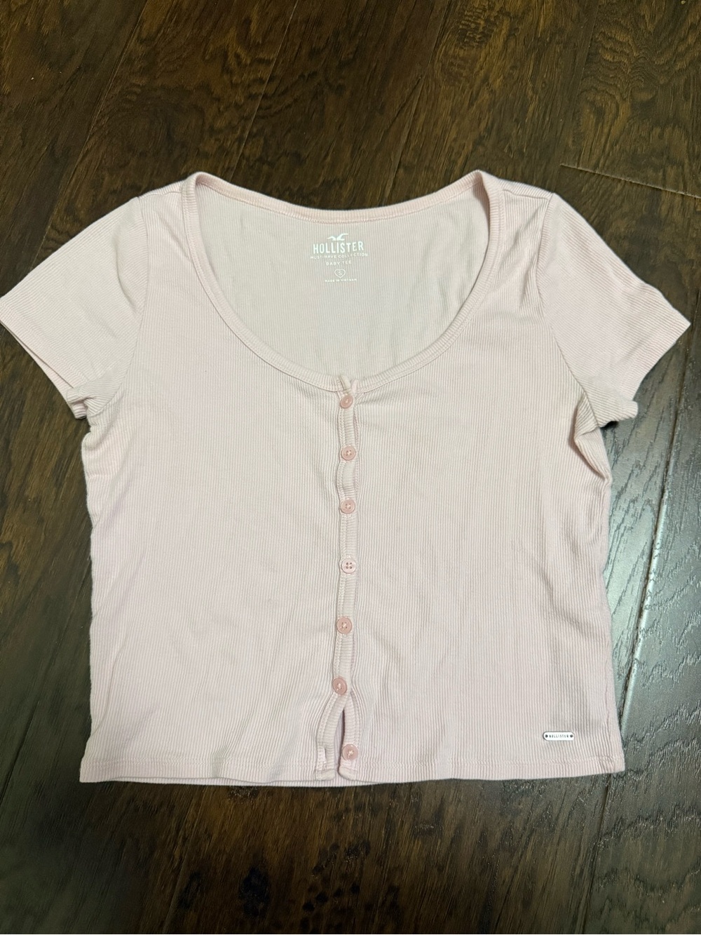 Hollister Soft Blush Ribbed Button-Front Crop Tee